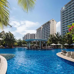 Ramada Plaza By Wyndham Bay Отель